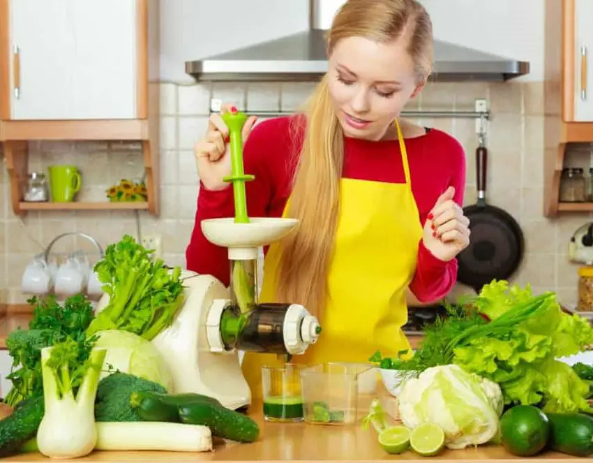 Masticating Juicer And Vegetables