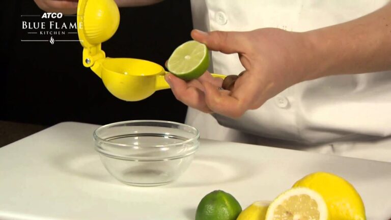 How To Use A Lemon Juicer?