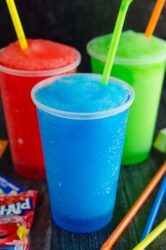 How to Make a Slushie With Juice With a Blender